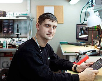 Мастер сервисного центра по ремонту техники Cisco